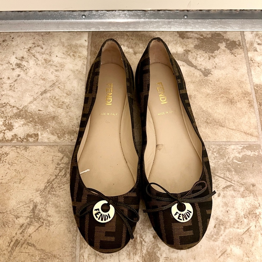 Fendi logo ballet flats